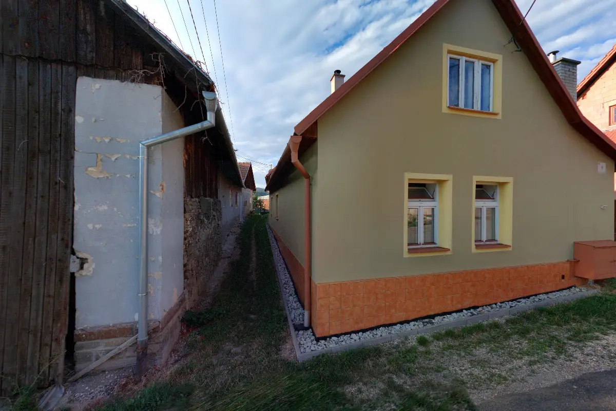www.i-nastroje.cz